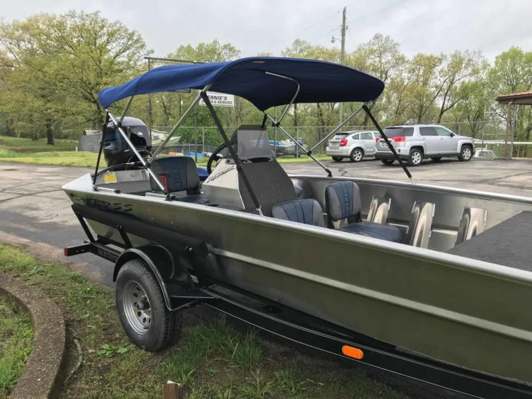 Michael & Terri Hackworth’s 1752 Blazer SS w/ 60/40hp Mercury Jet Motor