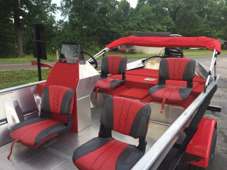 Larry Walker’s 1752 Blazer SS with a 90/60hp Evinrude Jet Motor